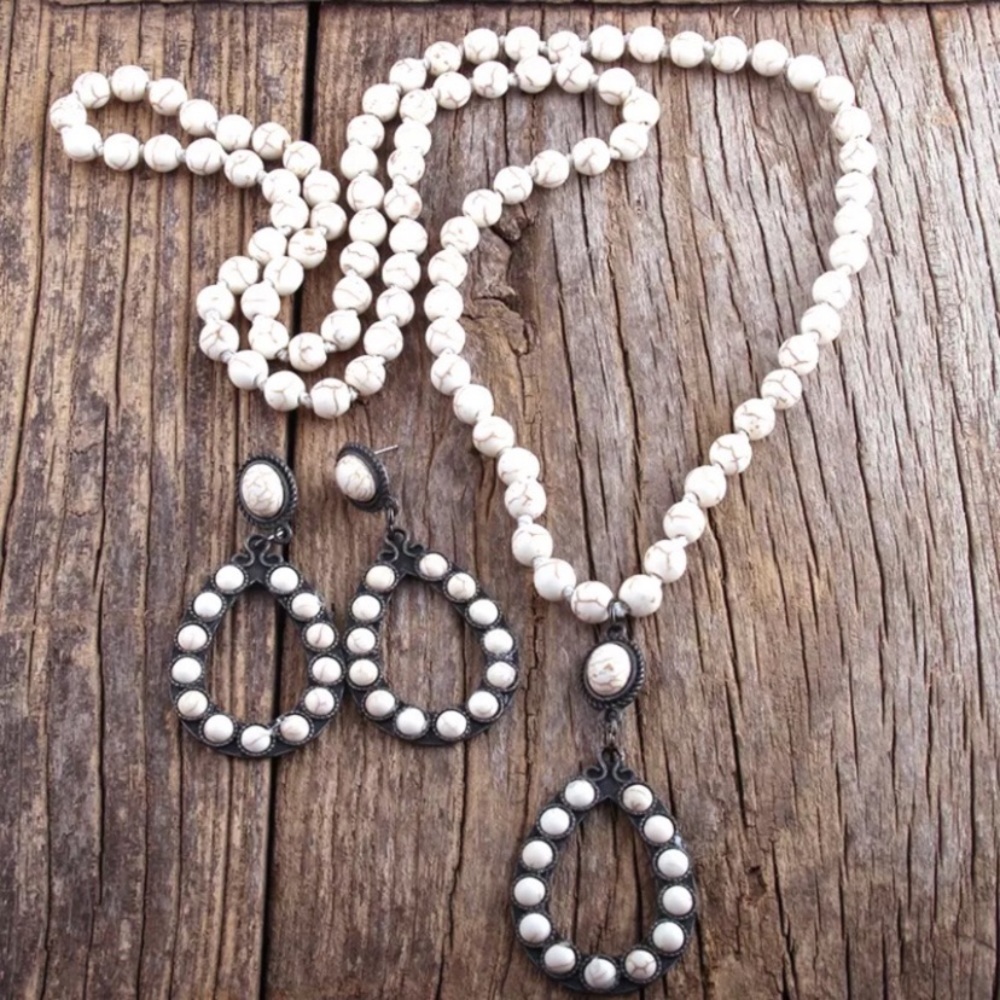 New Ivory Beaded Pendant Necklace and Earrings Set